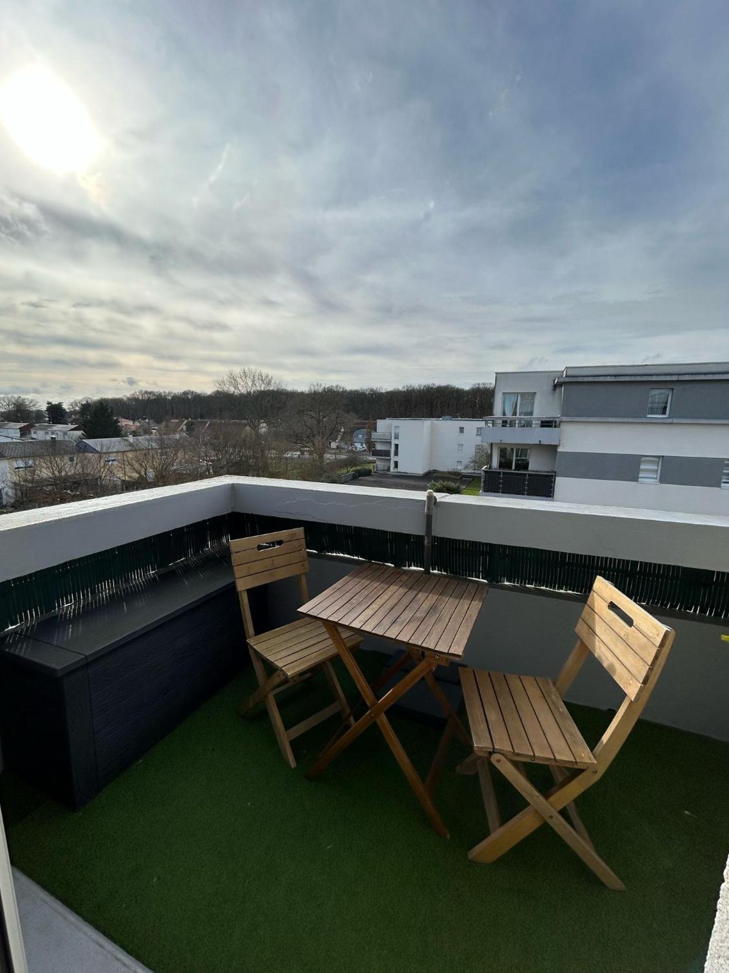 Appartement T3 Proche Circuit Du Mans Allonnes  Bagian luar foto